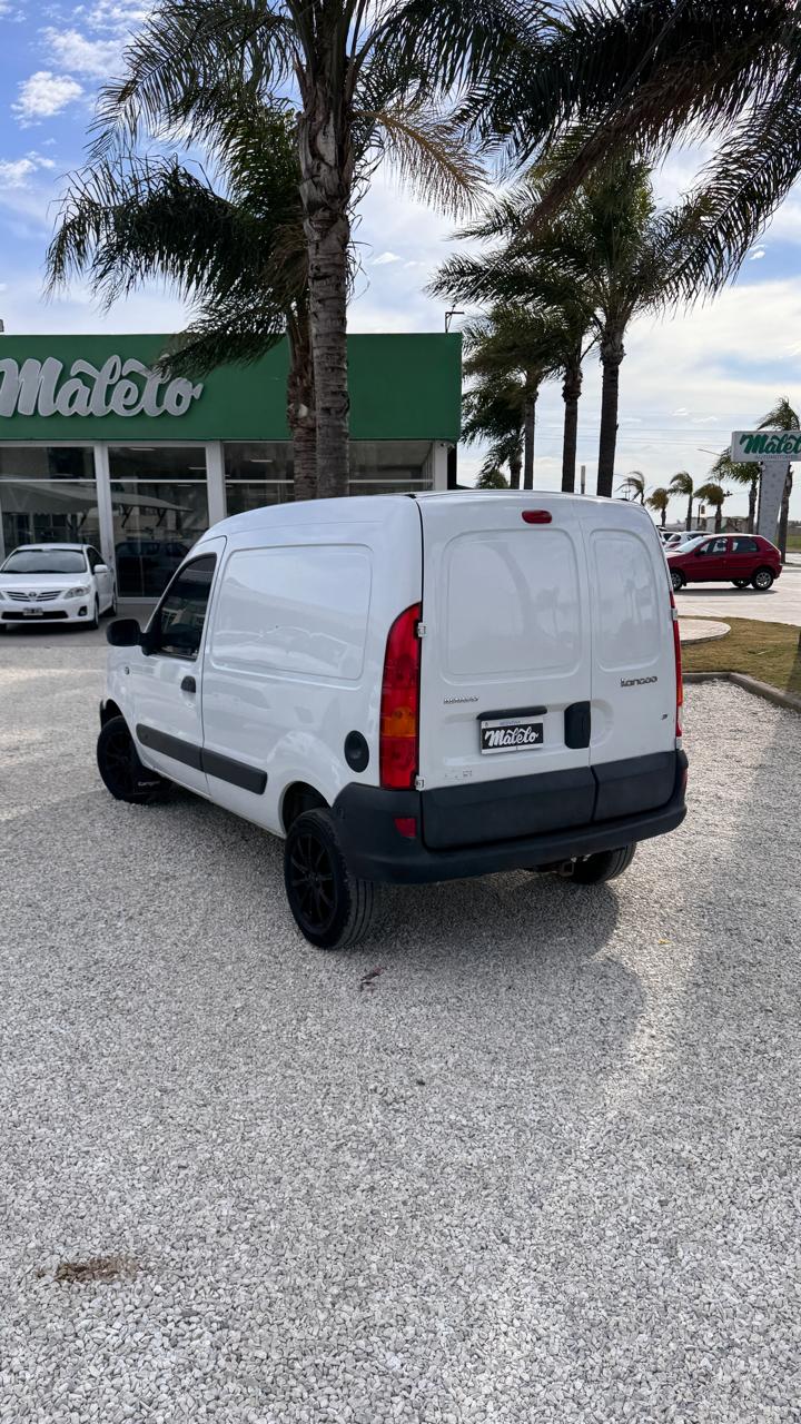 RENAULT - KANGOO PH3 CONFORT  1.6  - MANUAL  - 2015